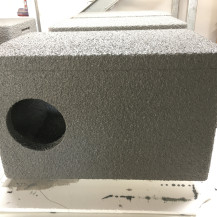 Box vo fasáde - šedá